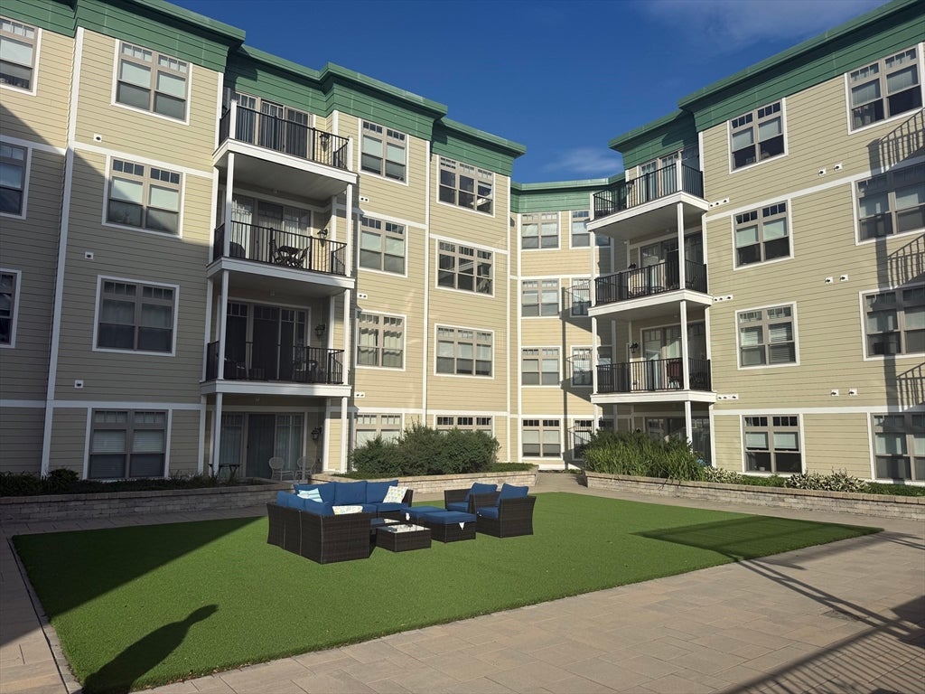 69 Foundry St #513 Wakefield, MA 01880