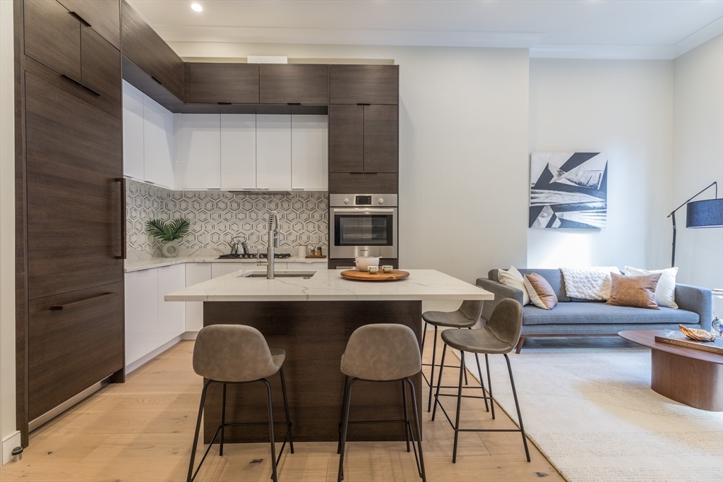577 Massachusetts Ave #2