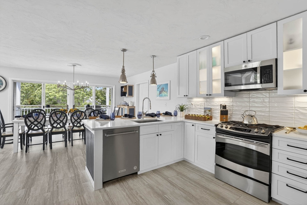9 Thaxter Ln Edgartown, MA 02539