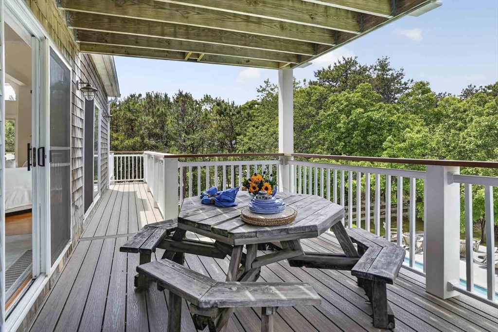 9 Thaxter Ln Edgartown, MA 02539