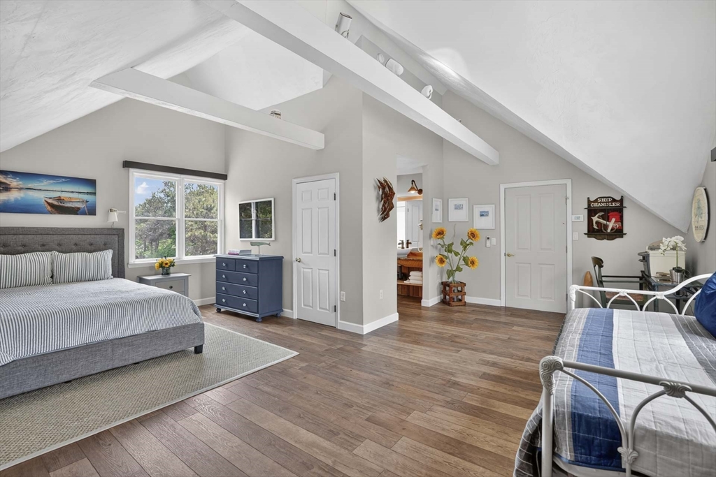 9 Thaxter Ln Edgartown, MA 02539