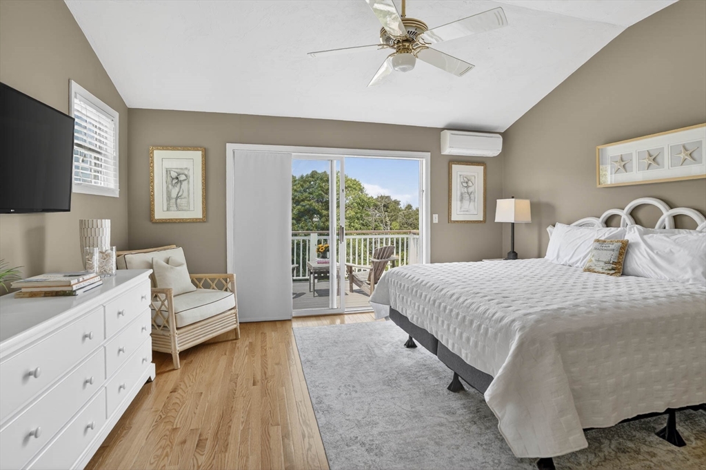 9 Thaxter Ln Edgartown, MA 02539