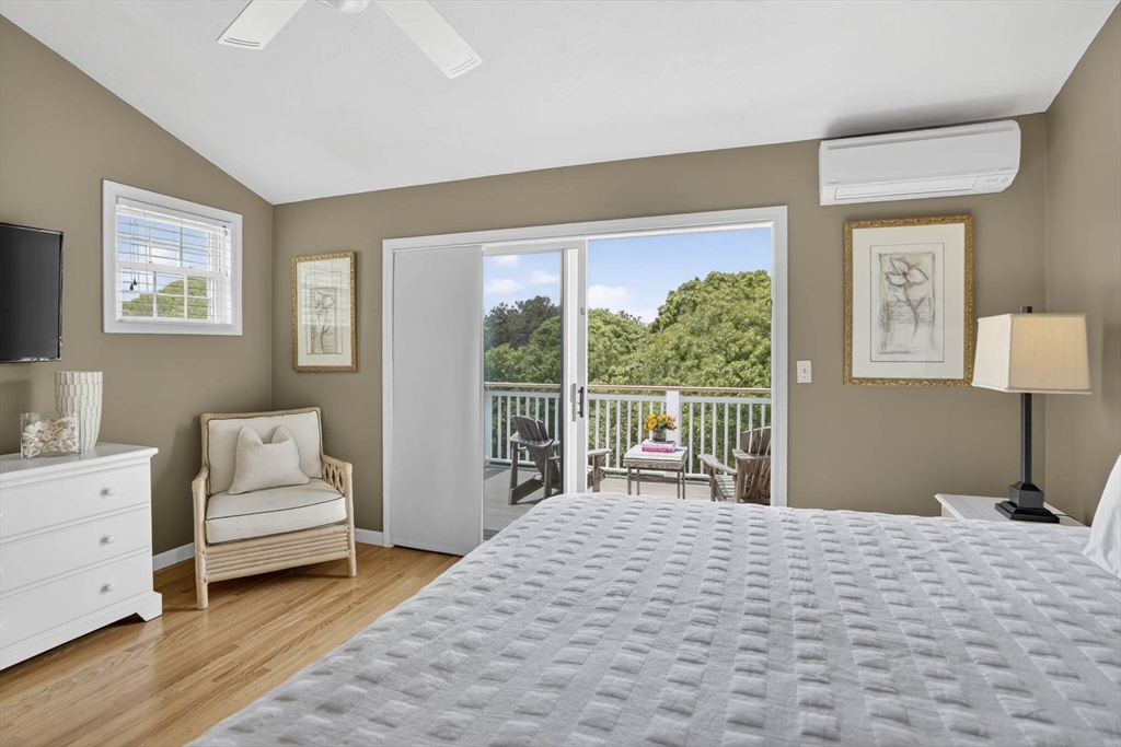 9 Thaxter Ln Edgartown, MA 02539