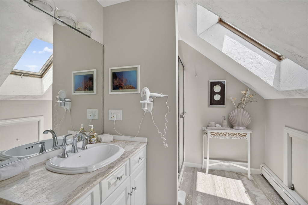9 Thaxter Ln Edgartown, MA 02539