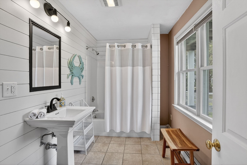 9 Thaxter Ln Edgartown, MA 02539