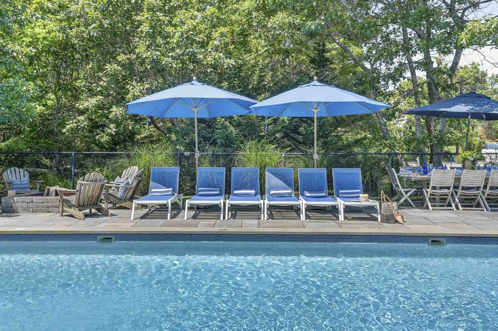 9 Thaxter Ln Edgartown, MA 02539