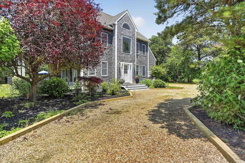 9 Thaxter Ln Edgartown, MA 02539