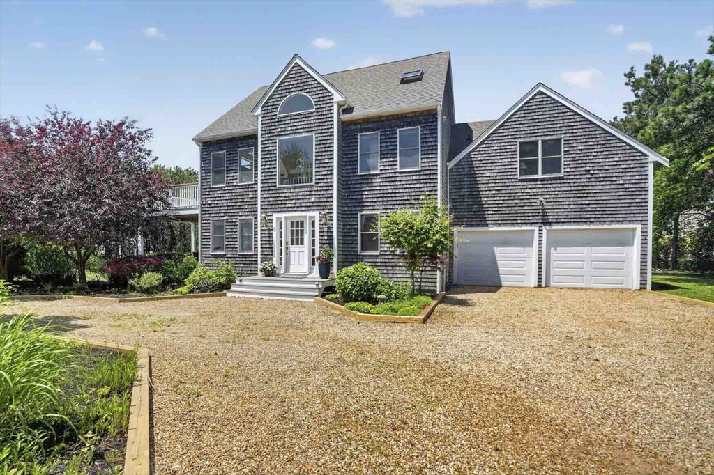 9 Thaxter Ln Edgartown, MA 02539