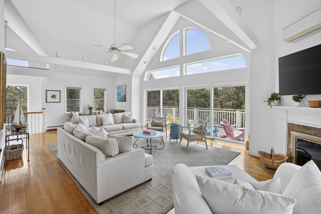 9 Thaxter Ln Edgartown, MA 02539