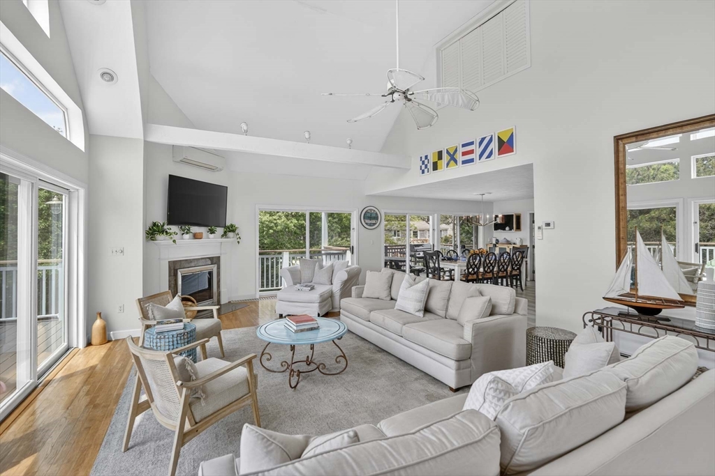 9 Thaxter Ln Edgartown, MA 02539