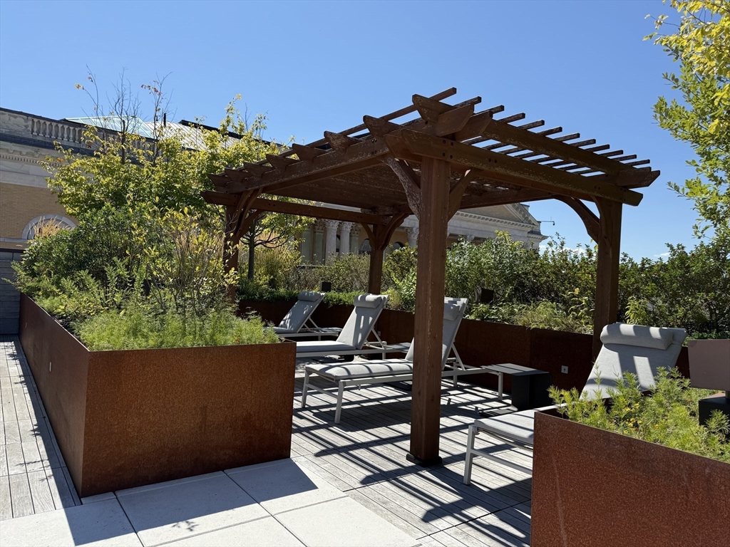 45 Temple St #405 Boston, MA 02114