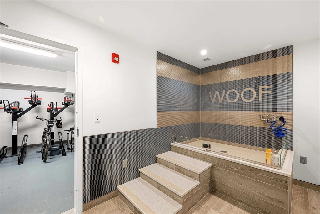 45 Temple St #405 Boston, MA 02114