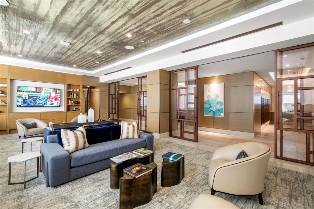 45 Temple St #405 Boston, MA 02114