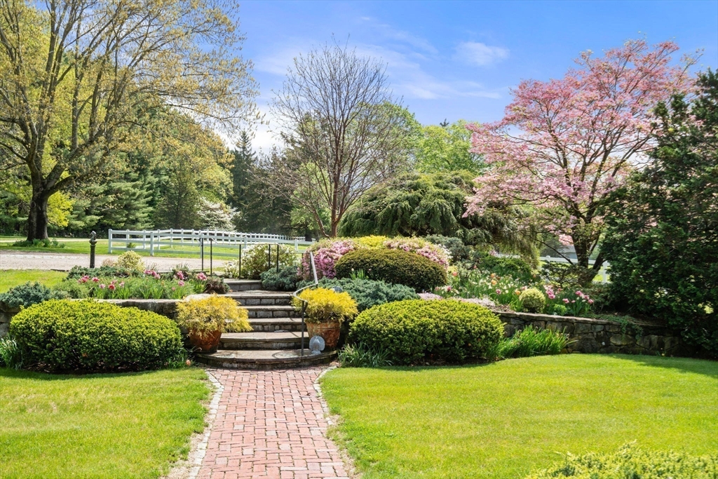 38 Bullard St Sherborn, MA 01770