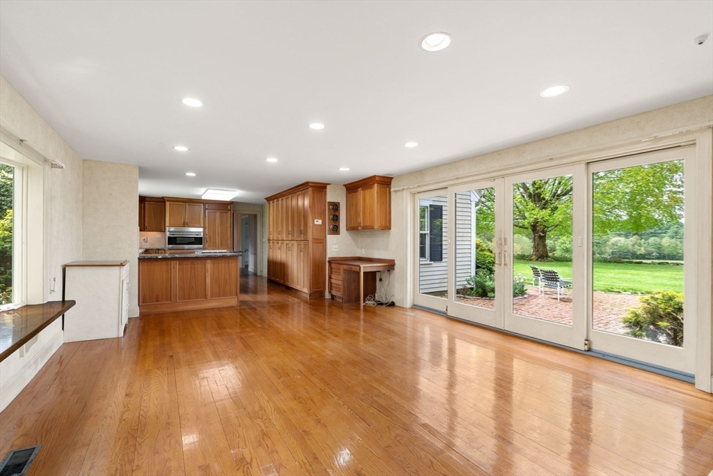 38 Bullard St Sherborn, MA 01770