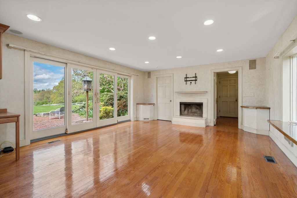 38 Bullard St Sherborn, MA 01770