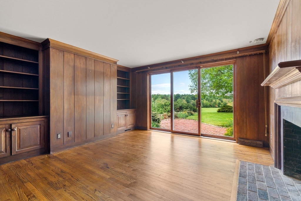 38 Bullard St Sherborn, MA 01770