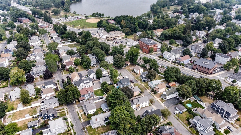 6 Avon Ct #2 Wakefield, MA 01880 6 Avon Ct #2 Wakefield, MA 01880