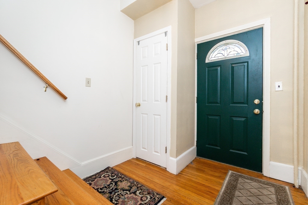 6 Avon Ct #2 Wakefield, MA 01880 6 Avon Ct #2 Wakefield, MA 01880