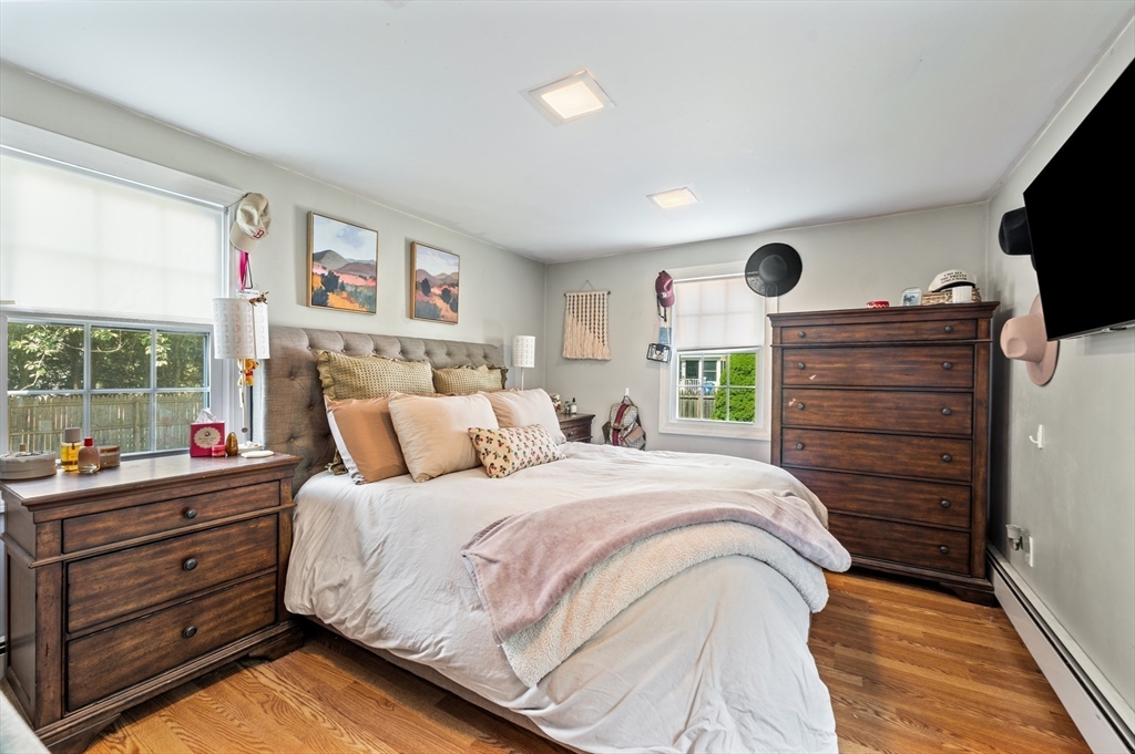37 Hillcrest Rd Wakefield, MA 01880 37 Hillcrest Rd Wakefield, MA 01880