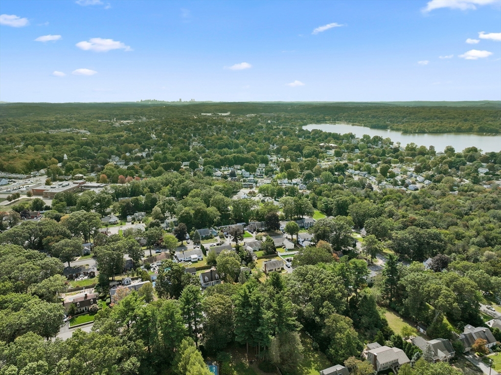 37 Hillcrest Rd Wakefield, MA 01880 37 Hillcrest Rd Wakefield, MA 01880