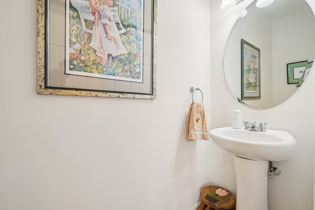 6 Blue Jay Cir #2 Wakefield, MA 01880