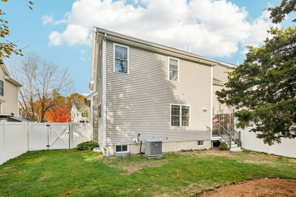 6 Blue Jay Cir #2 Wakefield, MA 01880