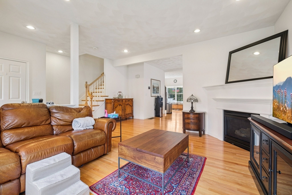 6 Blue Jay Cir #2 Wakefield, MA 01880