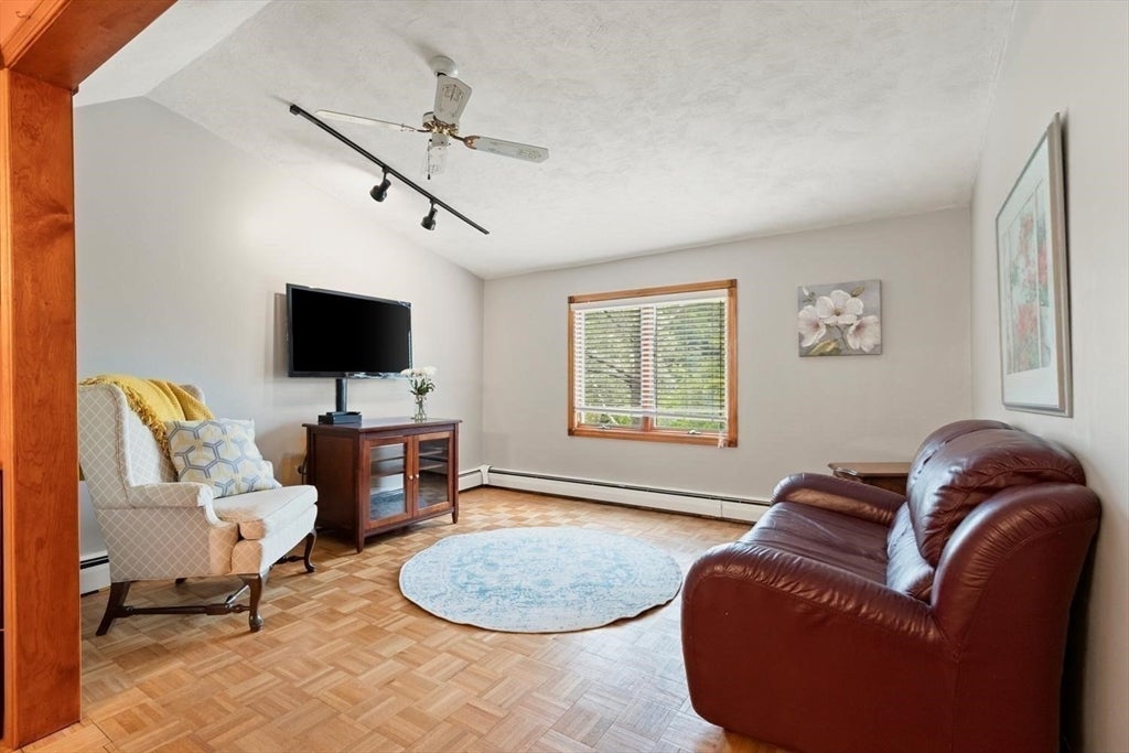 48 Vly St Wakefield, MA 01880