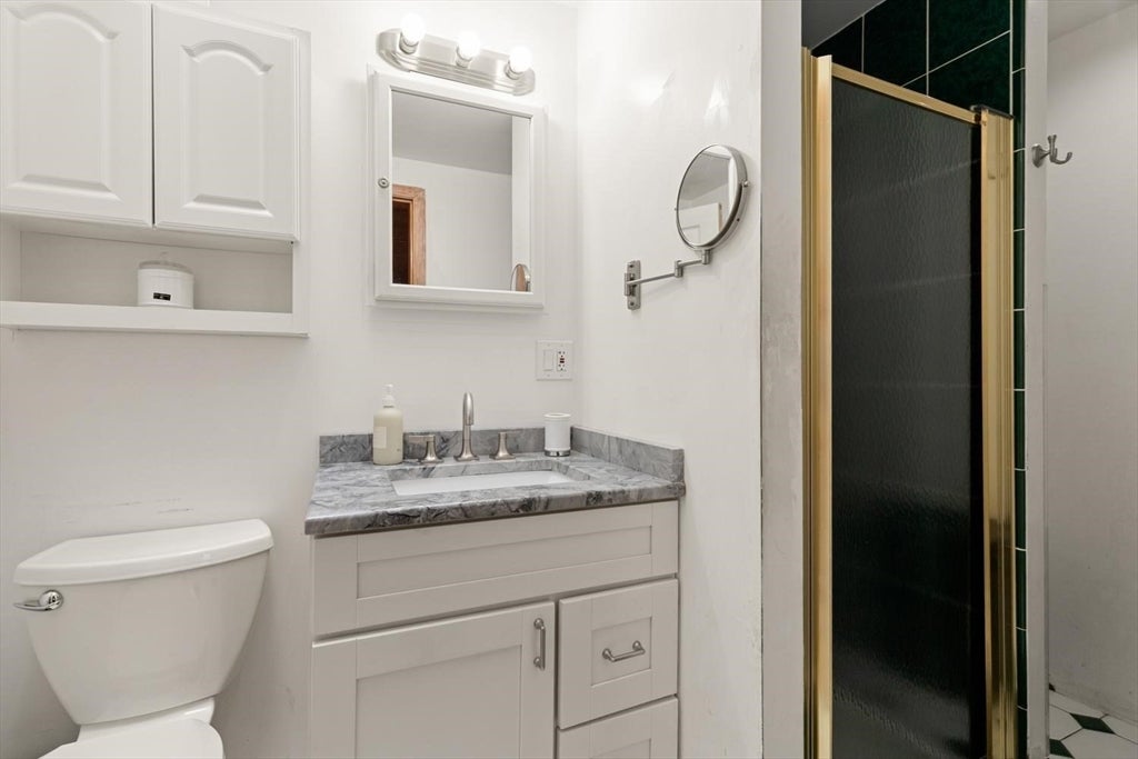 48 Vly St Wakefield, MA 01880