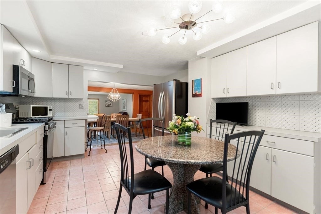 48 Vly St Wakefield, MA 01880