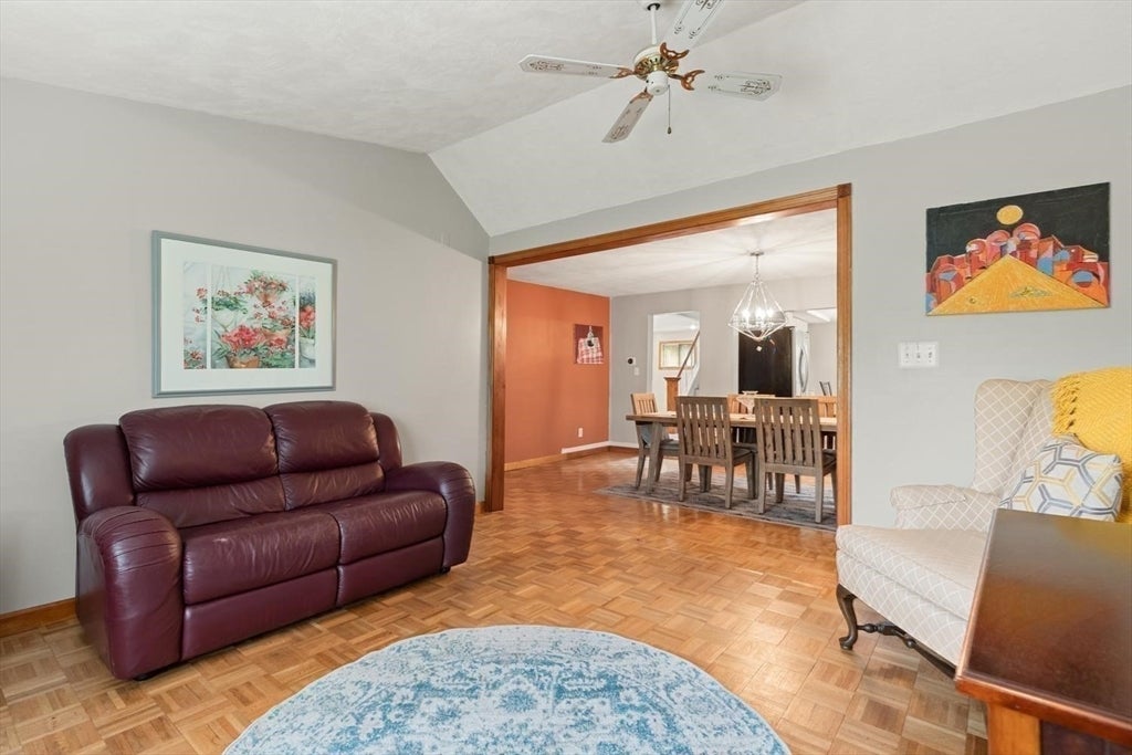 48 Vly St Wakefield, MA 01880
