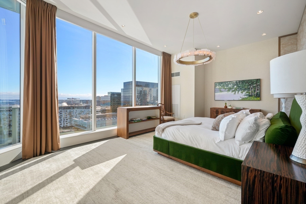 50 Liberty Dr #PH1B Boston, MA 02210