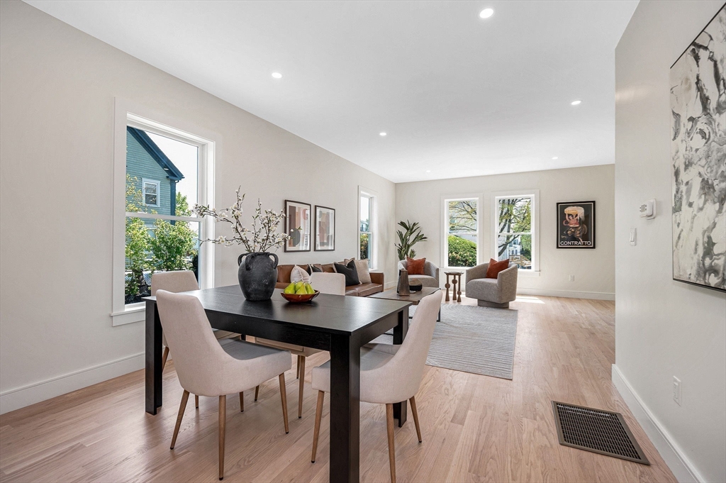 13 Chestnut St #A Wakefield, MA 01880 13 Chestnut St #A Wakefield, MA 01880