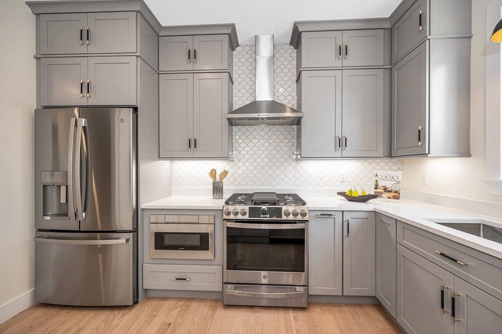 13 Chestnut St #A Wakefield, MA 01880 13 Chestnut St #A Wakefield, MA 01880
