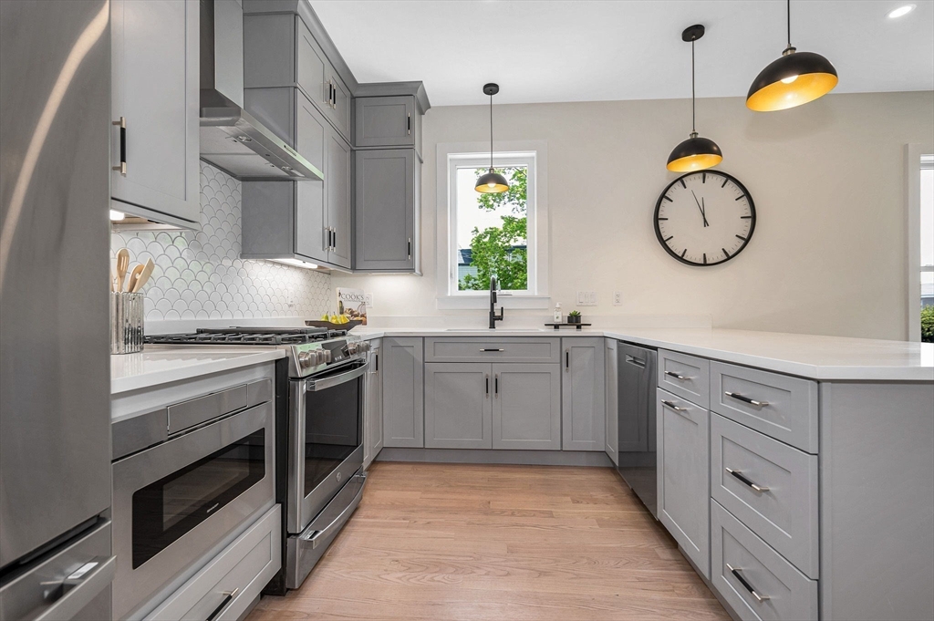 13 Chestnut St #A Wakefield, MA 01880 13 Chestnut St #A Wakefield, MA 01880