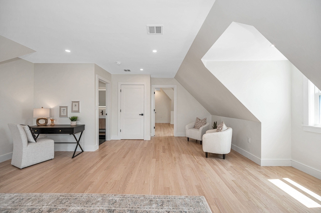 13 Chestnut St #A Wakefield, MA 01880 13 Chestnut St #A Wakefield, MA 01880