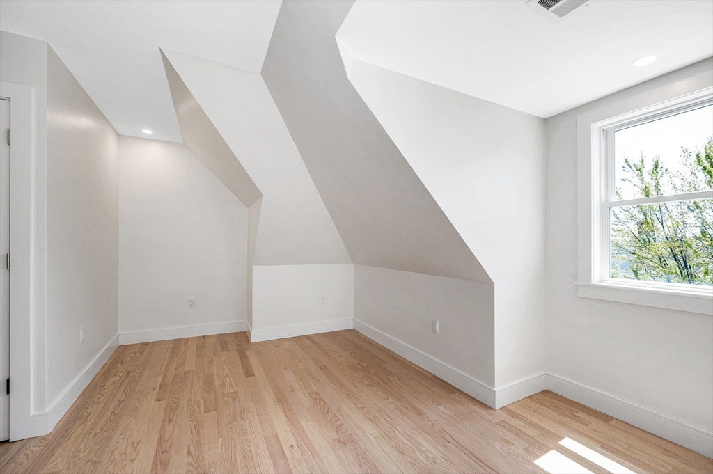 13 Chestnut St #A Wakefield, MA 01880 13 Chestnut St #A Wakefield, MA 01880