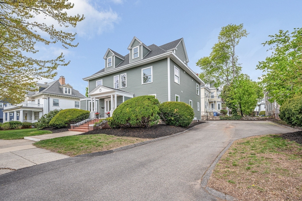 13 Chestnut St #A Wakefield, MA 01880 13 Chestnut St #A Wakefield, MA 01880
