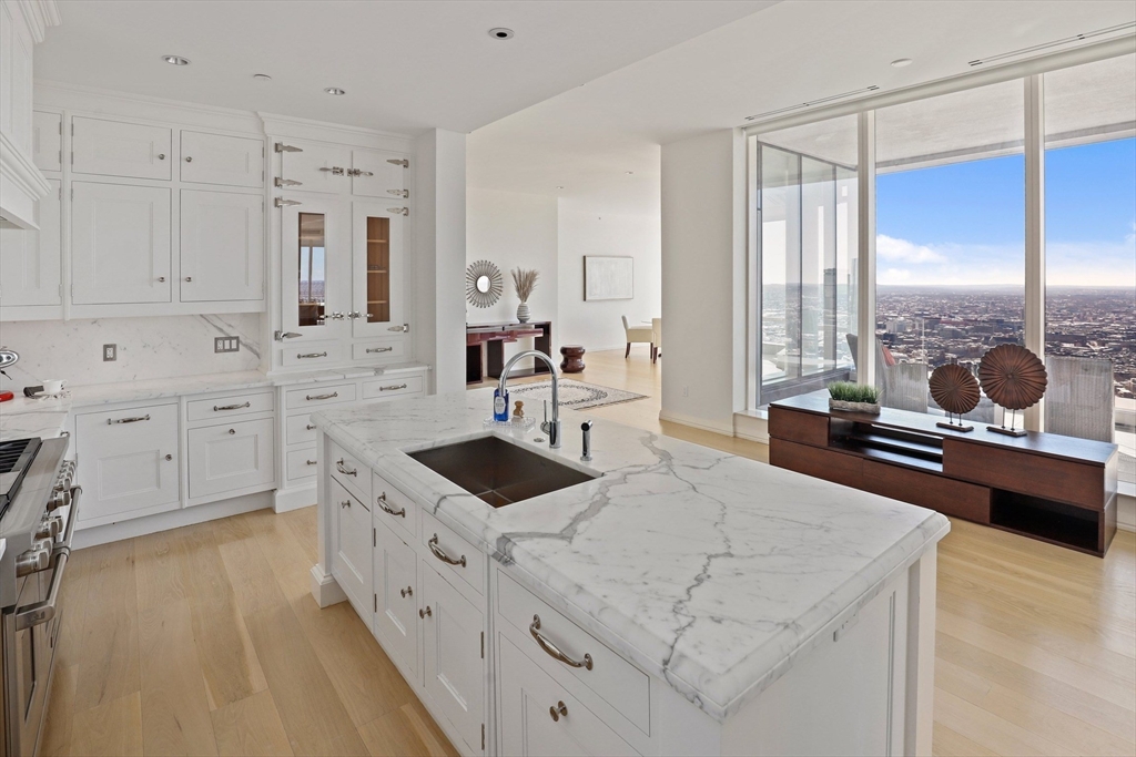 1 Franklin St #PH3A Boston, MA 02110