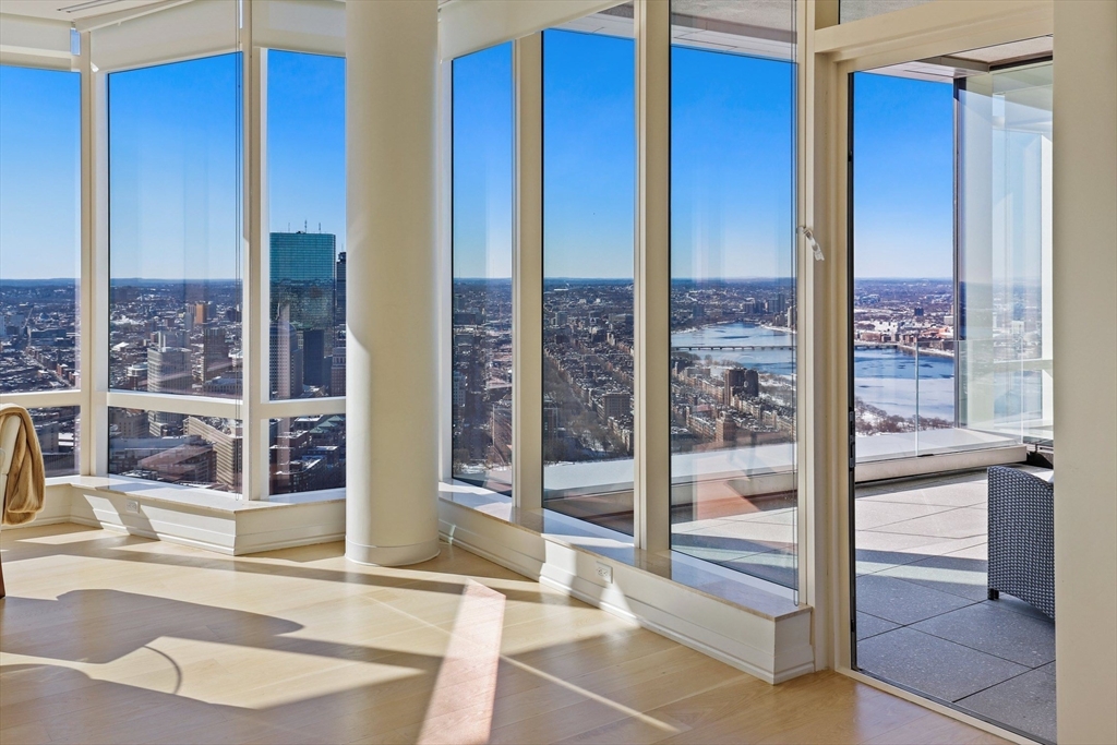 1 Franklin St #PH3A Boston, MA 02110
