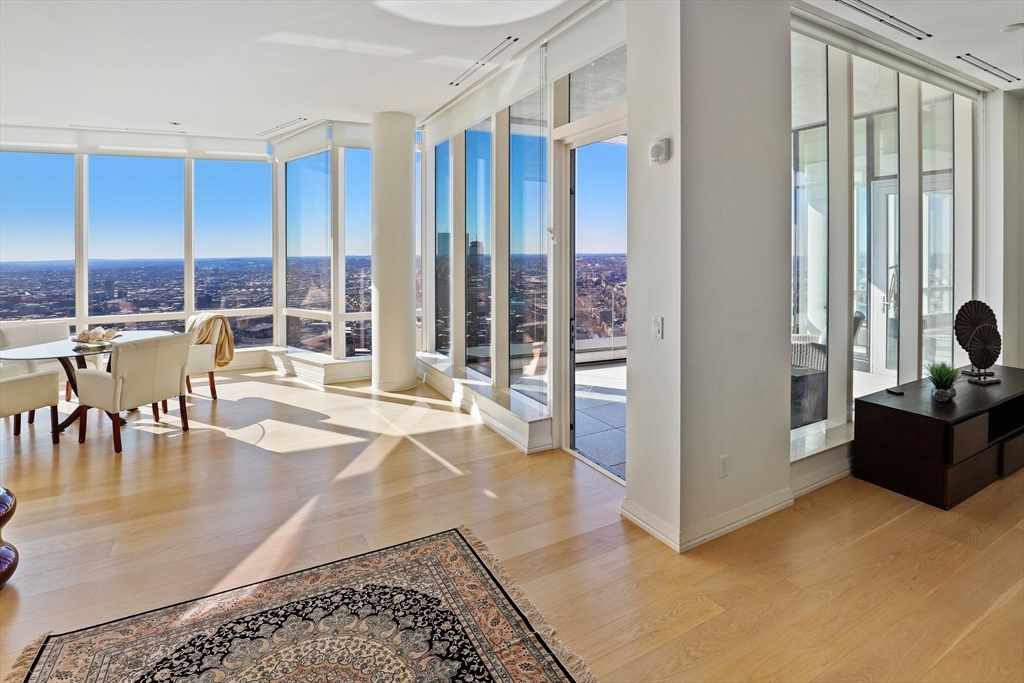 1 Franklin St #PH3A Boston, MA 02110