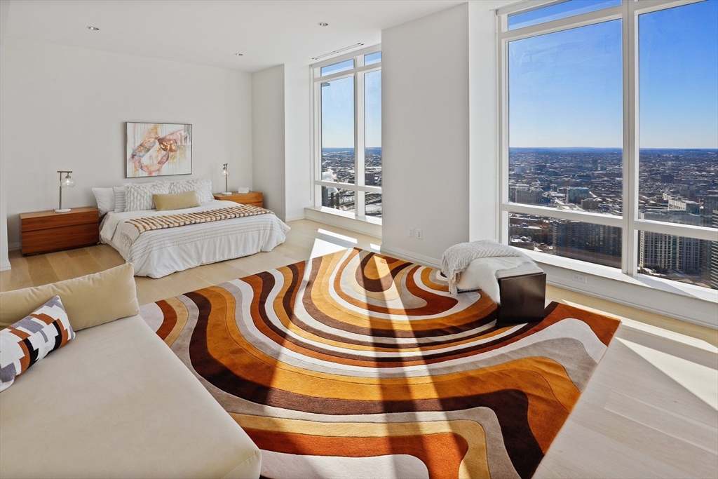 1 Franklin St #PH3A Boston, MA 02110