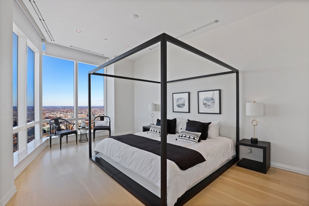 1 Franklin St #PH3A Boston, MA 02110