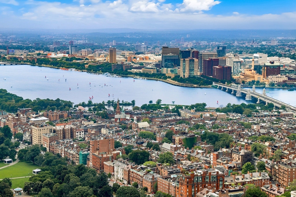 1 Franklin St #PH3A Boston, MA 02110