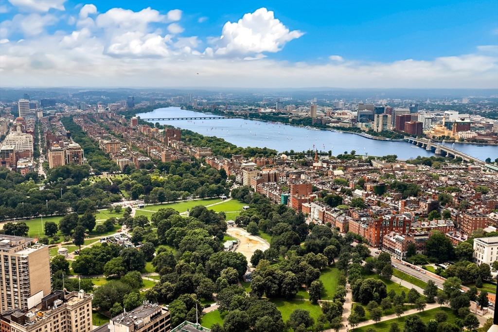 1 Franklin St #PH3A Boston, MA 02110