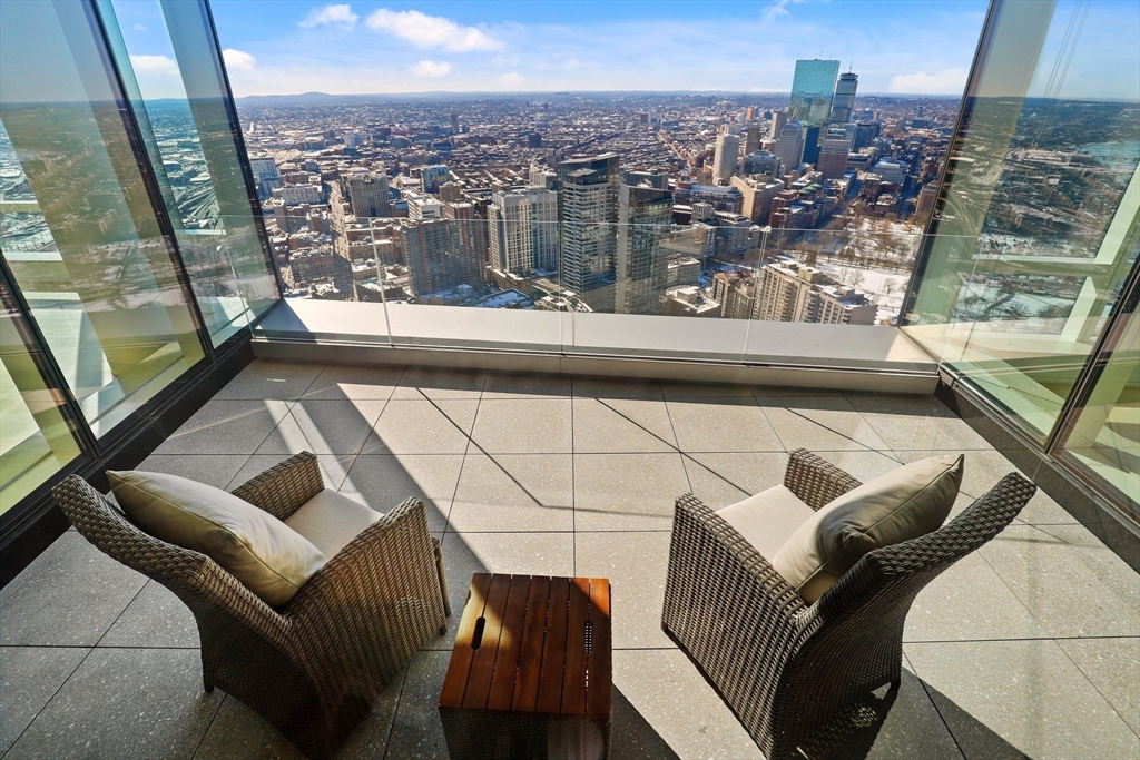 1 Franklin St #PH3A Boston, MA 02110