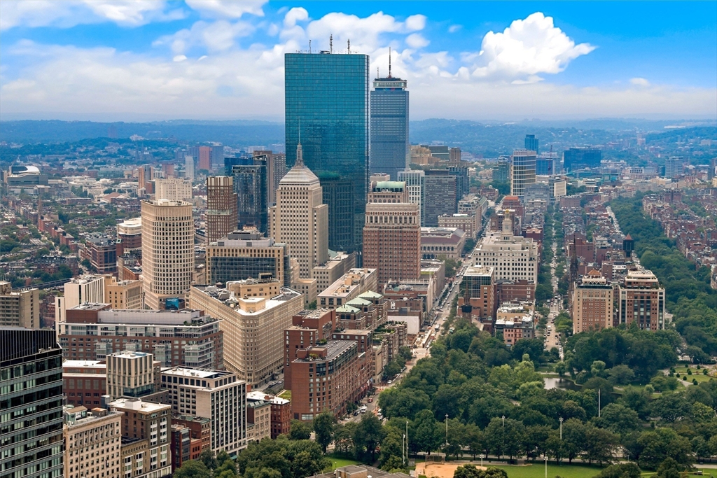 1 Franklin St #PH3A Boston, MA 02110