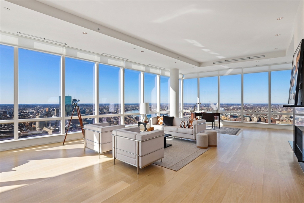 1 Franklin St #PH3A Boston, MA 02110