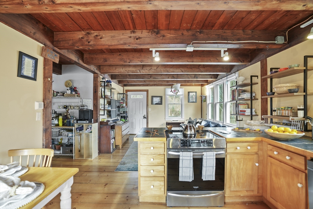 44 Plantingfield Way Edgartown, MA 02539